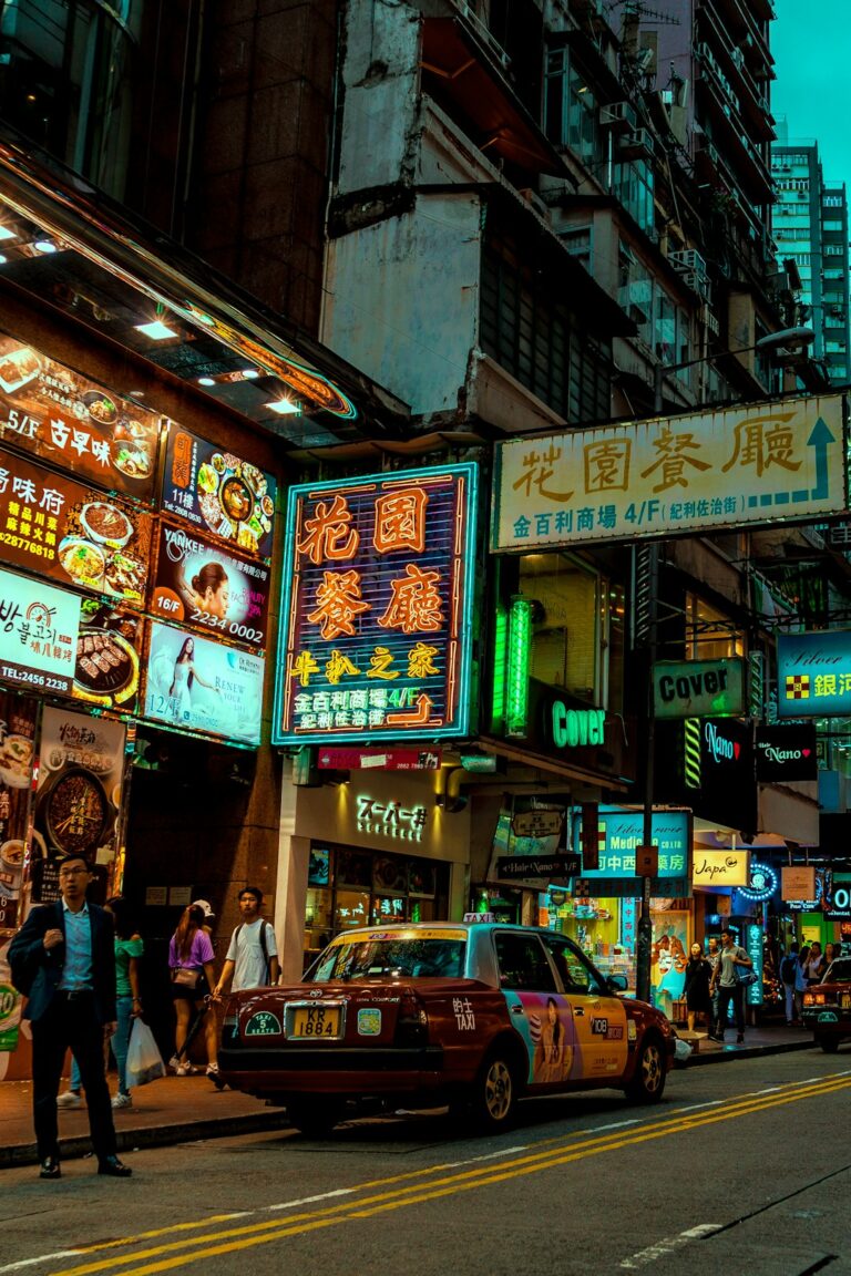 香港潮流文化的數碼面貌：CLOT、JUICE、HBX 的網站設計哲學
